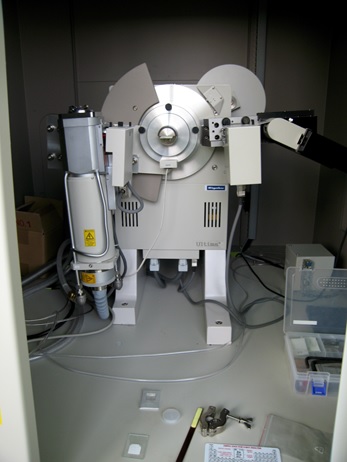 X-ray diffractometer Rigaku Ultima