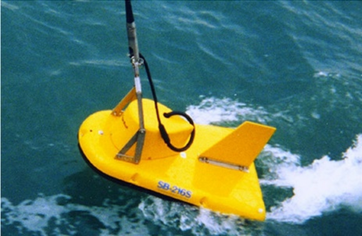 Remotely operated underwater vehicle