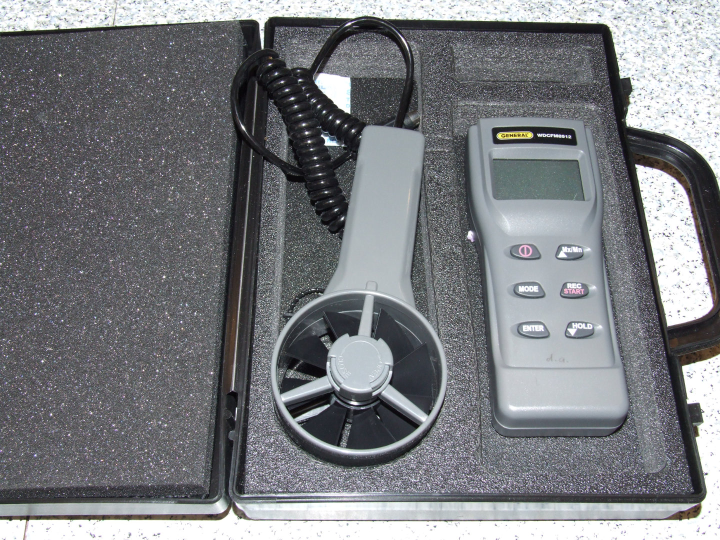 Thermoanemometer