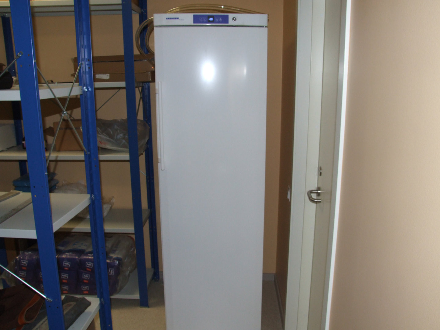 laboratory refrigerator