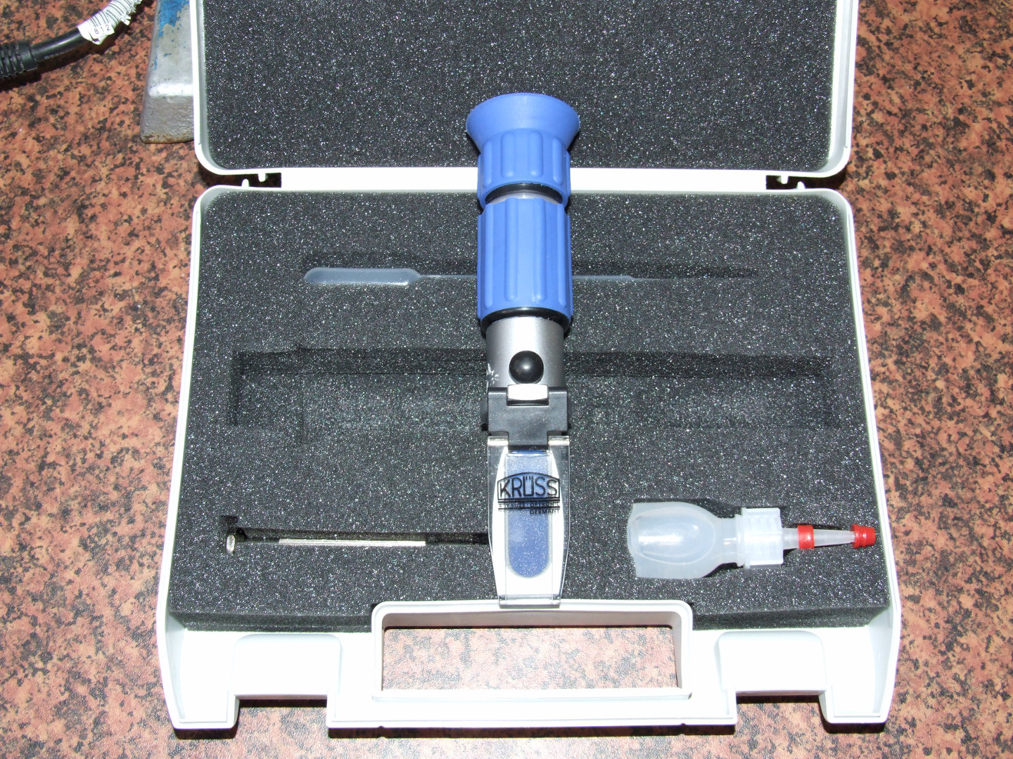 Portable Brix Refractometer 28-62 Brix