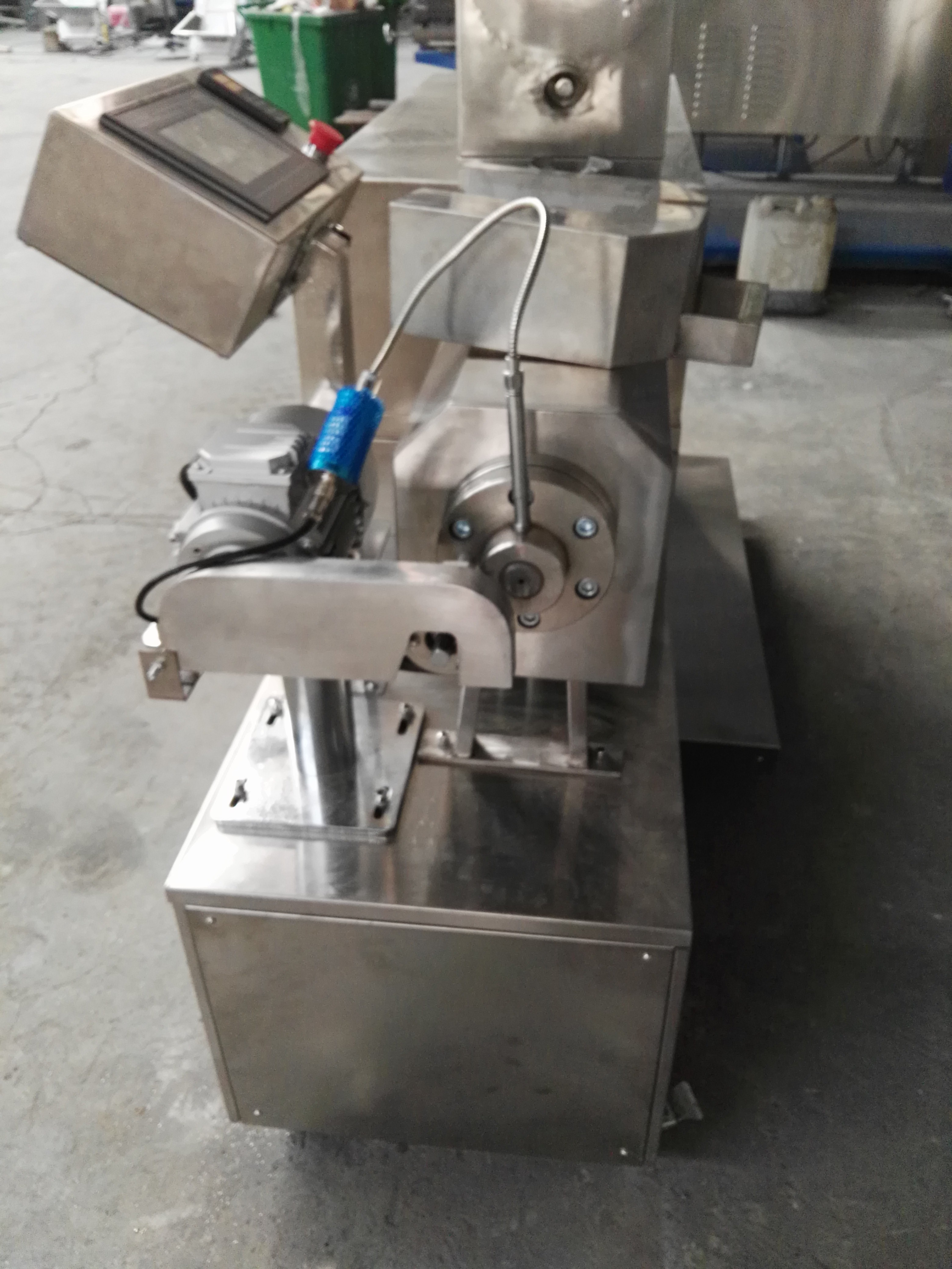 Laboratory double-screw experiment extruder for food products