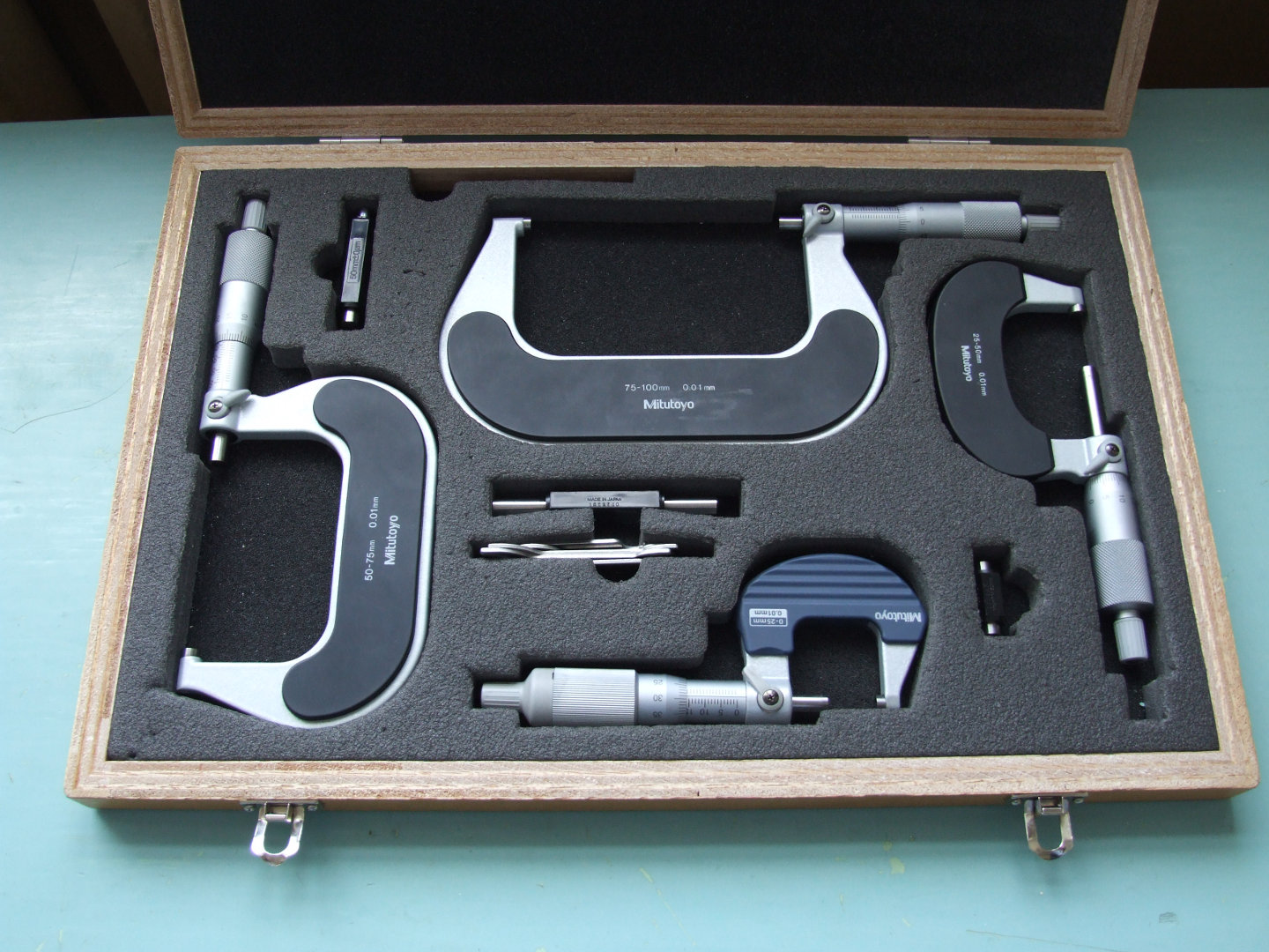 Outside Micrometer in sets 0-100 mm